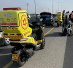  اصابة خطرة لراكب دراجة نارية بحادث طرق قرب اللد 